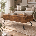 Table basse relevable Norrvik fermée, finition bois vintage et pieds noirs dans un salon lumineux