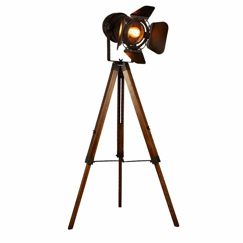 salonLampadaire trépied Rovik en bois et métal noir fond blanc