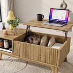 Table basse Sivren avec plateau relevé pour travailler depuis le canapé