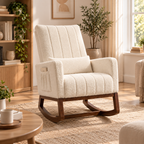 Fauteuil à bascule Eira crème installé dans un salon chaleureux