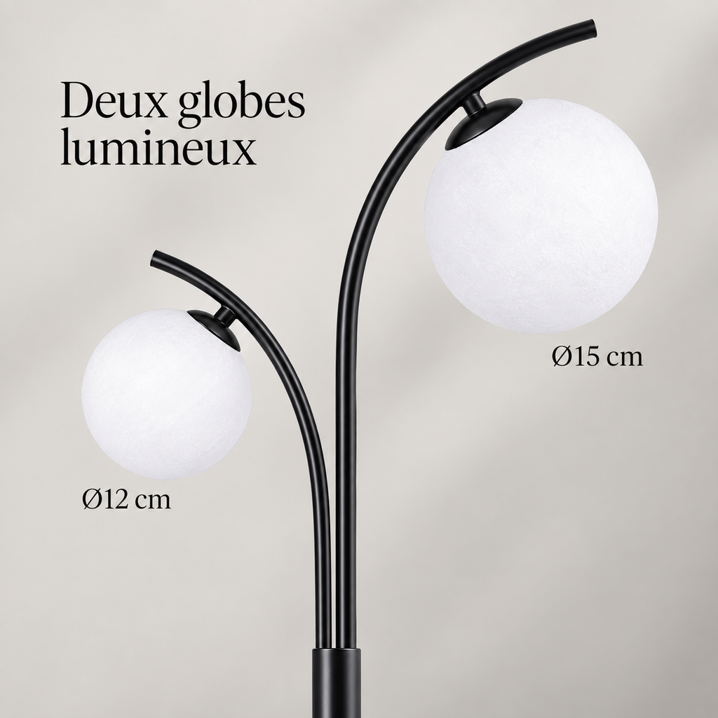 Deux globes blancs de 12 et 15 cm du lampadaire Elira