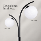 Deux globes blancs de 12 et 15 cm du lampadaire Elira