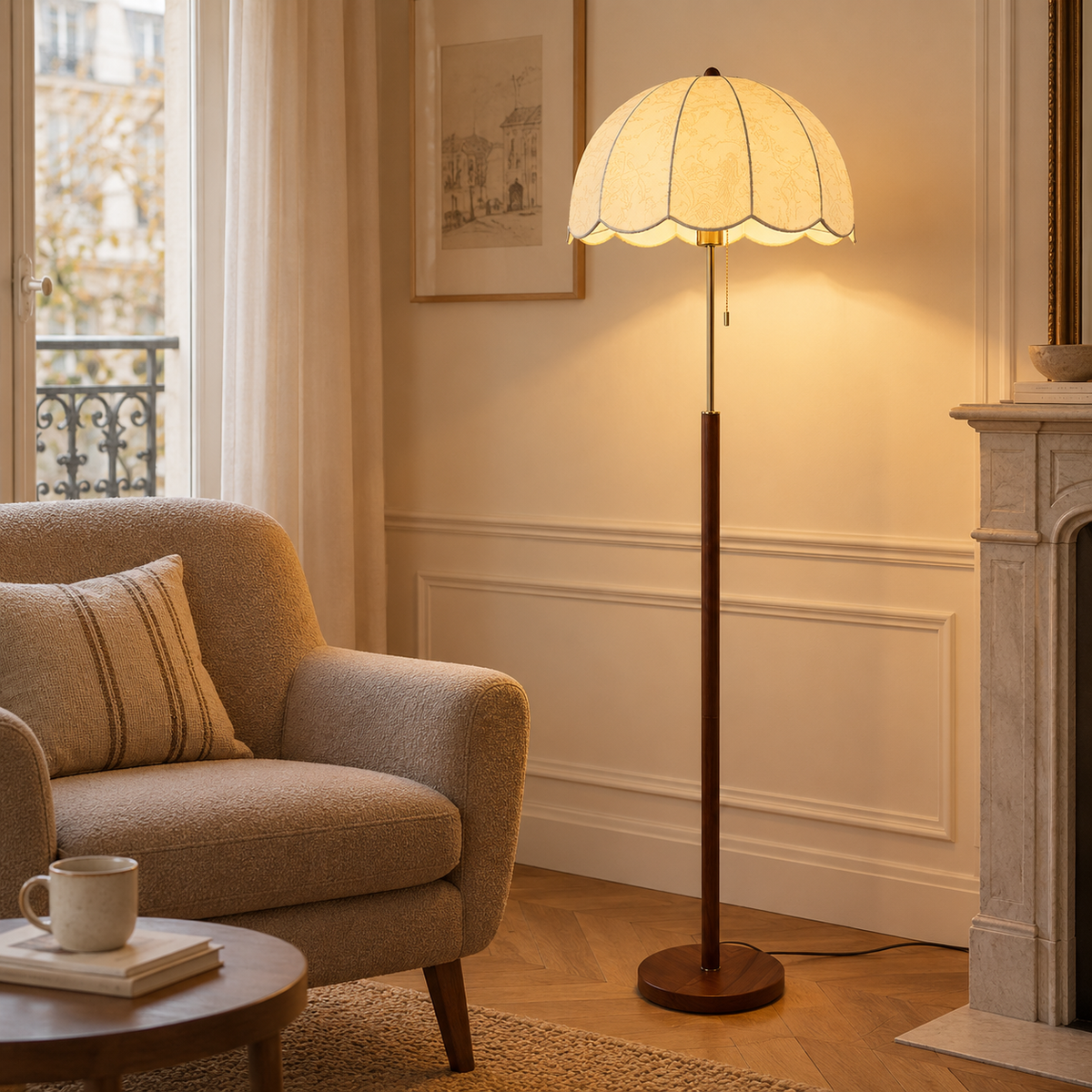 Abat-jour textile du lampadaire Nélia diffusant une lumière douce