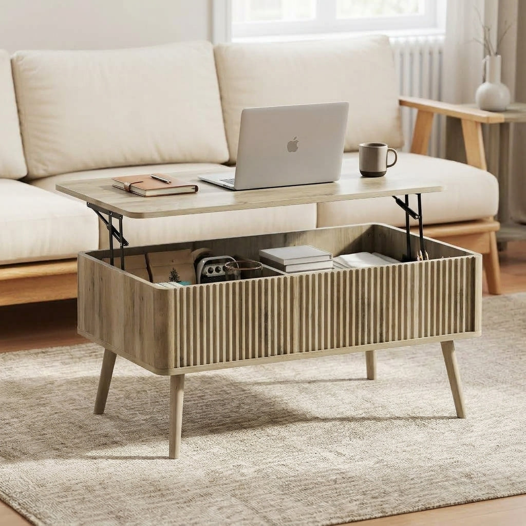 Table basse Lykke avec plateau relevé utilisée avec un ordinateur portable
