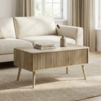 Table basse Lykke dans un salon minimaliste, vue en trois quarts