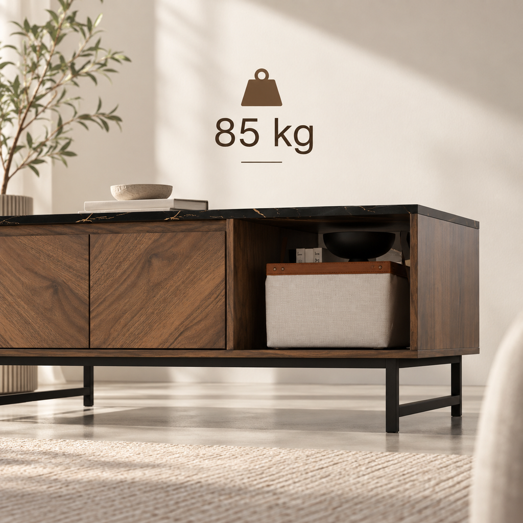 Table basse Svala dans un salon minimaliste avec espace libre 